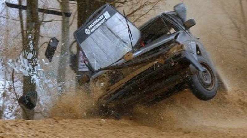 Auto avārijas brīdī
Foto: Rimas Lelecka