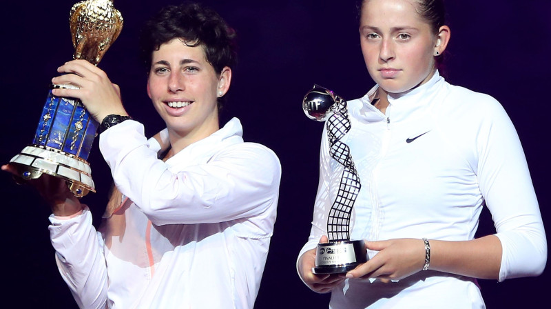 Karla Svaresa Navarro un Aļona Ostapenko
Foto: AFP/Scanpix