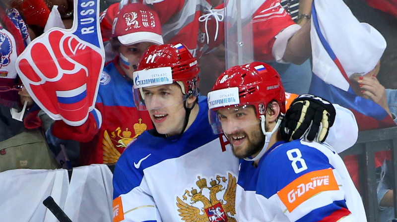 Jevgeņijs Malkins un Aleksandrs Ovečkins
Foto: TASS/Scanpix