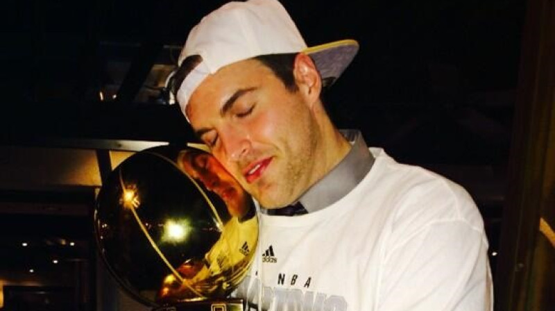 Dačs Geitlijs 2014. gadā ar NBA čempionu kausu
Foto: Spurs