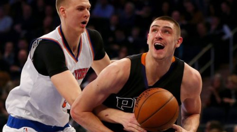 Kristaps Porziņģis sezonas pirmajā spēlē pret Aleksu Leņu un Fīniksu
Foto: AFP/Scanpix