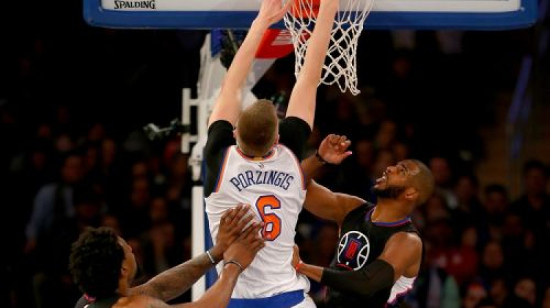 Kristaps Porziņģis pirmajā spēlē pret "Clippers"
Foto: AFP/Scanpix