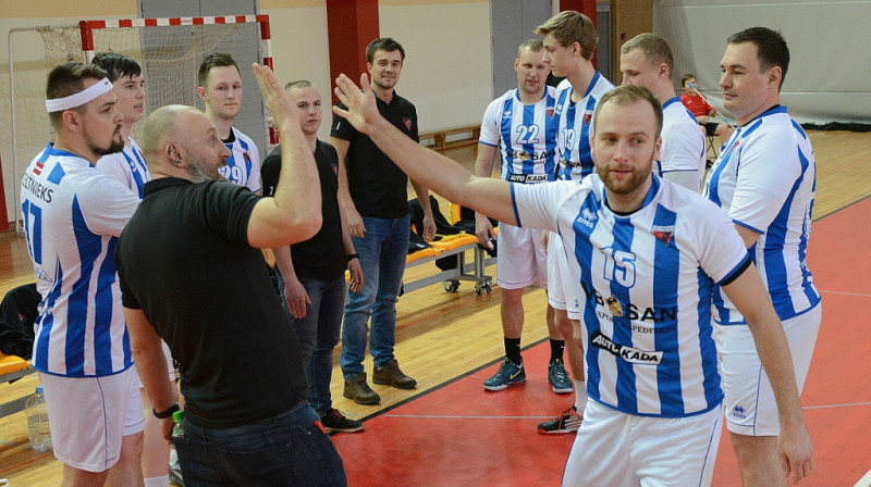 "Celtnieka" handbolisti
Foto: Romualds Vambuts