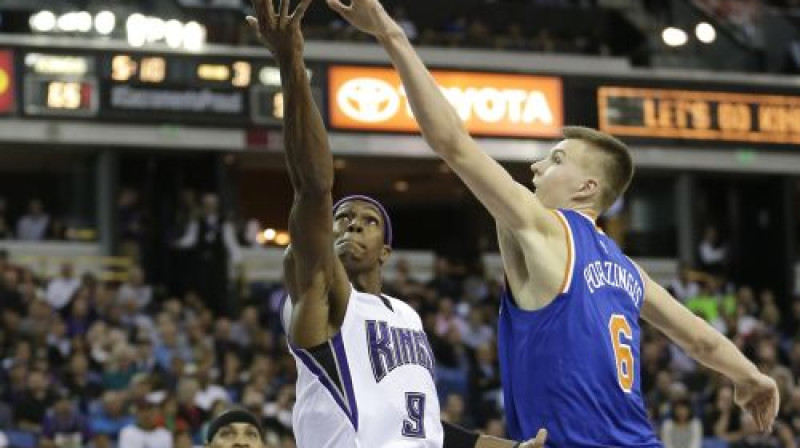 Reižonu Rondo bloķē Kristaps Porziņģis
Foto: AP/Scanpix