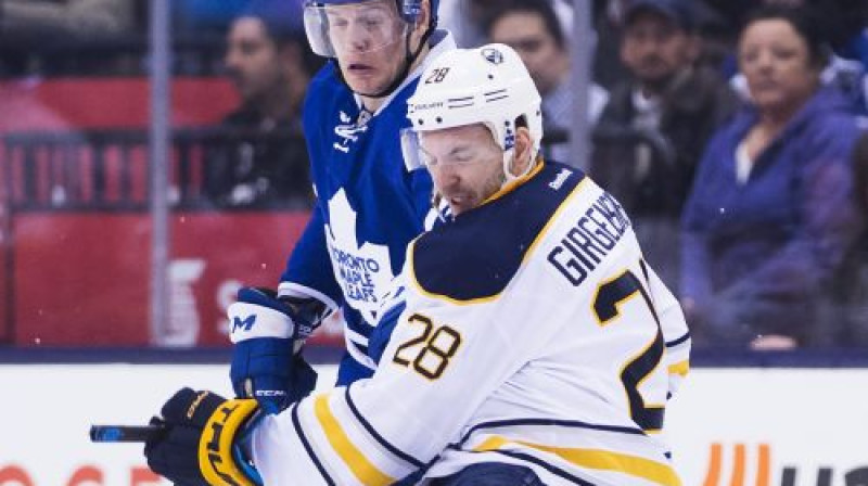 Zemgus Girgensons pret Toronto "Maple Leafs"
Foto: AP/Scanpix