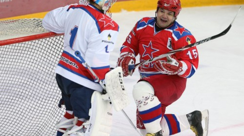 Andrejs Kovaļenko (pa labi) draudzības spēlē
Foto: ITAR-TASS/Scanpix