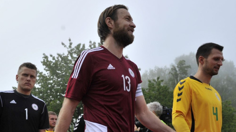 Andris Vaņins un Kaspars Gorkšs spēlē pret Lietuvu
Foto: Romāns Kokšarovs/F64
