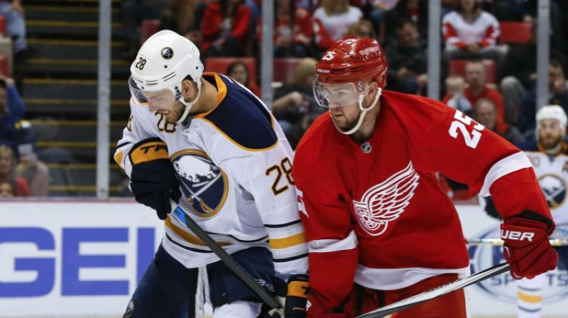 Zemgus Girgensons pret "Red Wings"
Foto: AP/Scanpix
