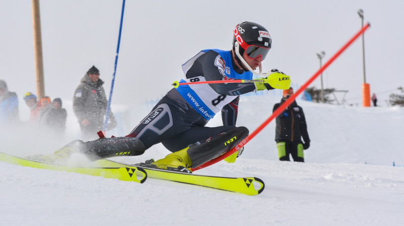 K.Zvejnieks 14 mēnešus ir simtniekā pasaules rangā slalomā. Foto: Infoski.lv, E.Lukšo