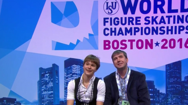 Deniss Vasiļjevs un treneris Aleksejs Urmanovs
Foto: Arena / ISU