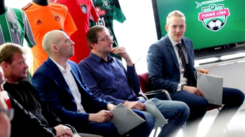 No kreisās - Kristaps Dišlers ("Tukums 2000"), Askolds Uldriķis ("Skonto"), Rihards Gorkšs ("Auda")
Foto: LFF.lv