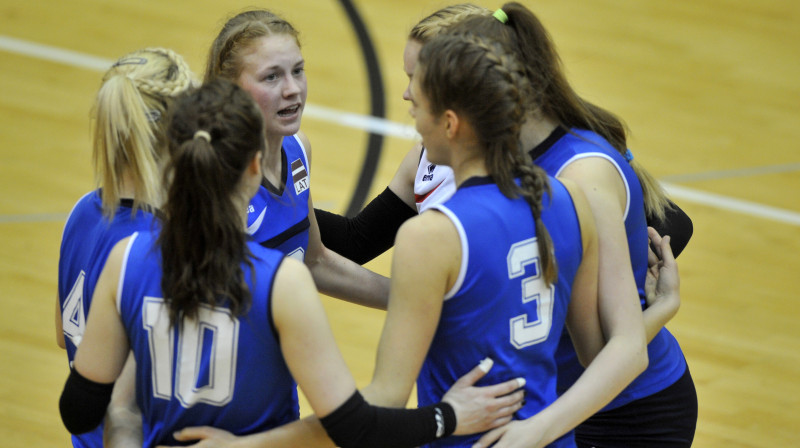 Latvijas U19 meiteņu volejbola izlase 
Foto: Romāns Kokšarovs, Sporta Avīze, f64