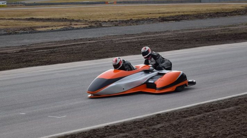 Akselsons/Neilands jaunās sezonas krāsās
Foto: facebook.com/sidecarracingteam669