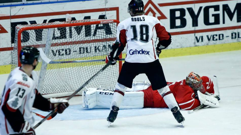 Rodrigo Ābols otrajā spēlē pret dāņiem izcēlās ar vārtu guvumu un rezultatīvu piespēli.
Foto: Ishockeylandsholdet