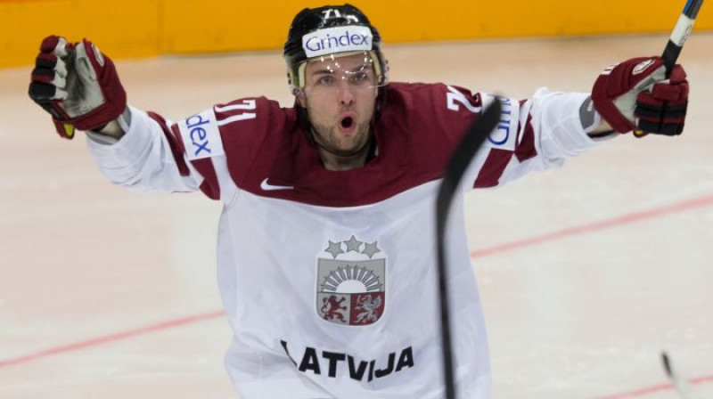 Roberts Bukarts ir ne tikai Latvijas izlases rezultatīvākais uzbrucējs (2+6), bet arī visa "Euro Hockey Challenge" trešais rezultatīvākais spēlētājs.
Foto: Romāns Kokšarovs, Sporta...