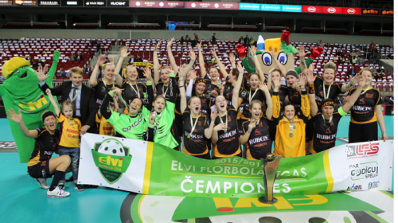 Deviņkārtējā Latvijas čempione - Kocēnu "Rubene"
Foto: Ritvars Raits, floorball.lv