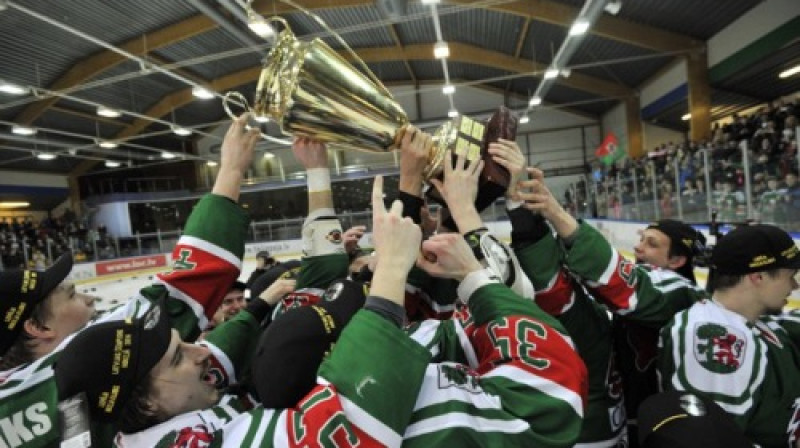 "Liepāja" ar čempiones kausu
Foto: Romāns Kokšarovs/f64