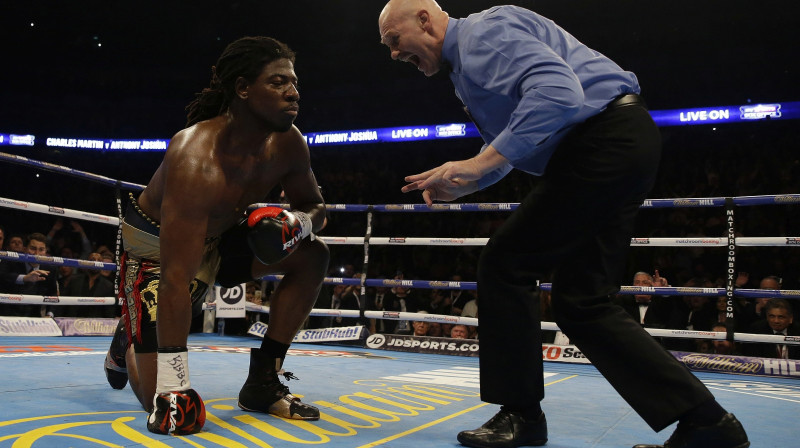 Tiesnesis atskaita nokdaunu Čārlzam Martinam
Foto: AP/Scanpix