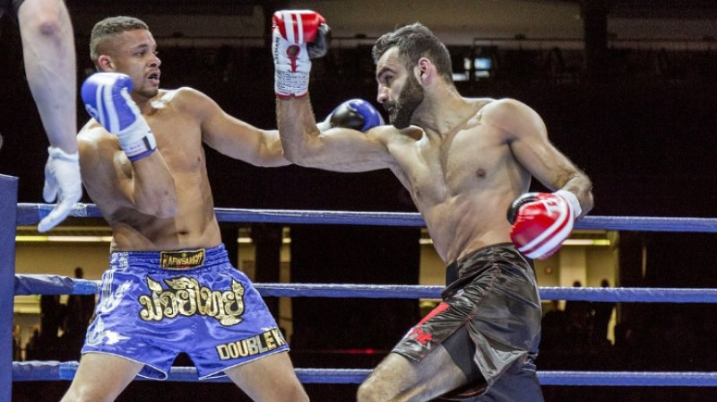 Zaurs Džavadovs (no labās) cīņā ar Tomiju Kingu
Foto: delfi.ee