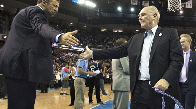 Vlade Divacs un Džordžs Kārls 
Foto: AP/Scanpix