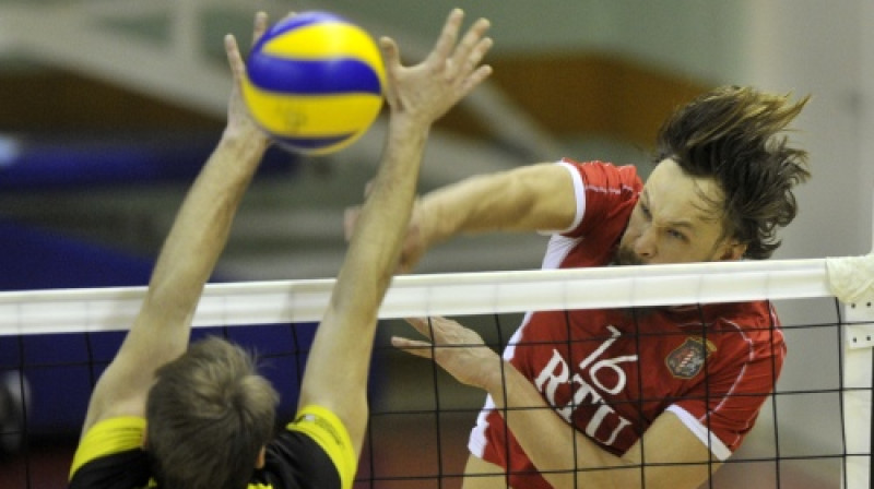 Ruslans Sorokins pret Mārtiņa Jansona bloku
Foto: Romāns Kokšarovs/f64