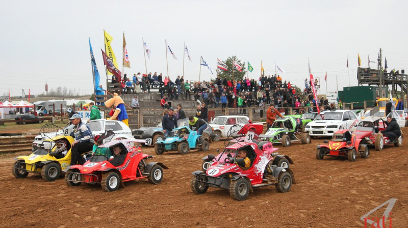 Mini bagiju autokrosa klases dalībnieki
Foto: Kaspars Cikmačs, 4rati.lv