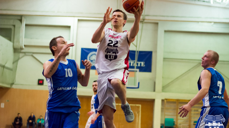 "Leifheit/Latvijas Universitāte" divu spēļu summā Elites pusfinālā pieveica "Latvijas Gāzi".
Foto: Māris Greidāns