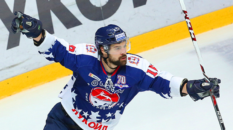 Kaspars Daugaviņš 
Foto: hctorpedo.ru