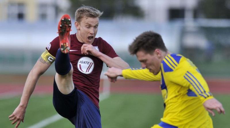 Gints Freimanis cīņā pret "Ventspili"
Foto: Romāns Kokšarovs/F64