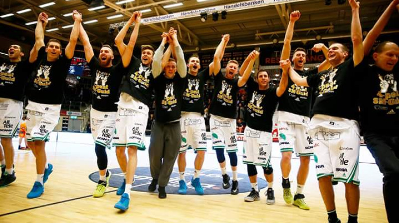 Dāvis Lejasmeiers un "Kings" basketbolisti: Zviedrijas čempioni
Foto: Kings