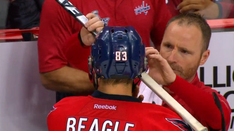 Džejs Bīgls un nūja 
Foto: sportsnet.ca / NHL