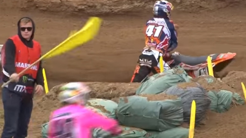 Pauls Jonass pēc kritiena
Foto: Ekrānšāviņš