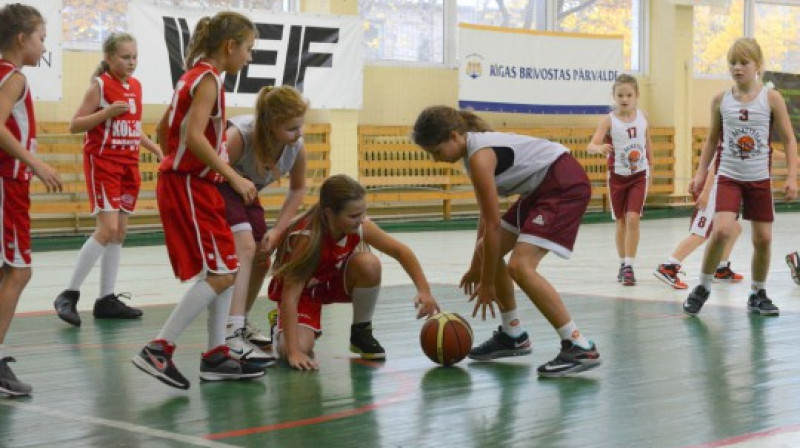 Basketbola azarts Kārums kausa izcīņas spēlē.
Foto: Romualds Vambuts