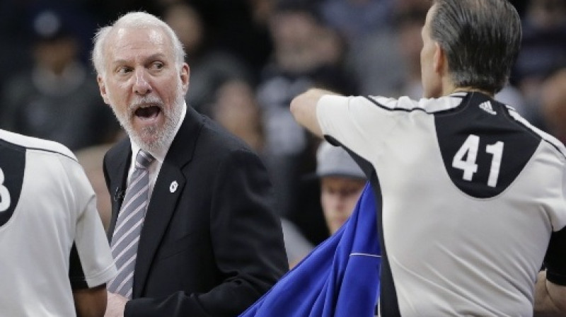 Gregs Popovičs pēc mača neslēpa savu sašutumu
Foto: AP/Scanpix