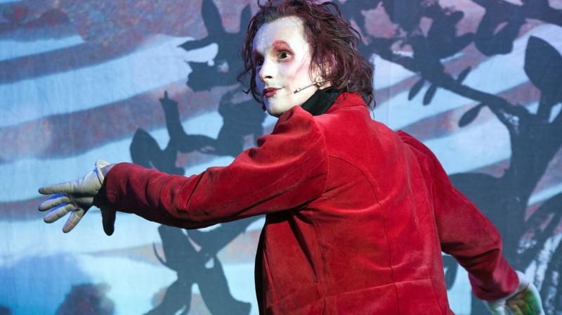 Aina no izrādes "Zelta pods"
Foto : Ziedonis Safronovs