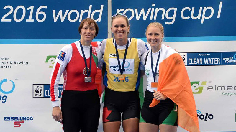 Sanita Pušpure uz pjedestāla Varēzē
Foto: Detlev Seyb / worldrowing.com