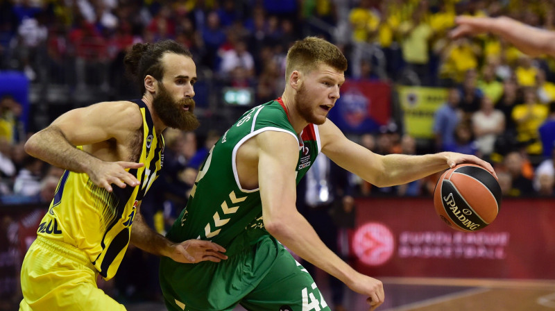 Dāvis Bertāns un Luidži Datome
Foto: AFP/Scanpix