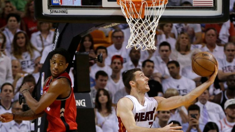 Gorans Dragičs uzbrukumā Toronto grozam
Foto: AP/Scanpix
