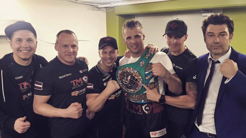 Mairis Briedis un viņa komanda
Foto: BriedisvsDurodola Facebook