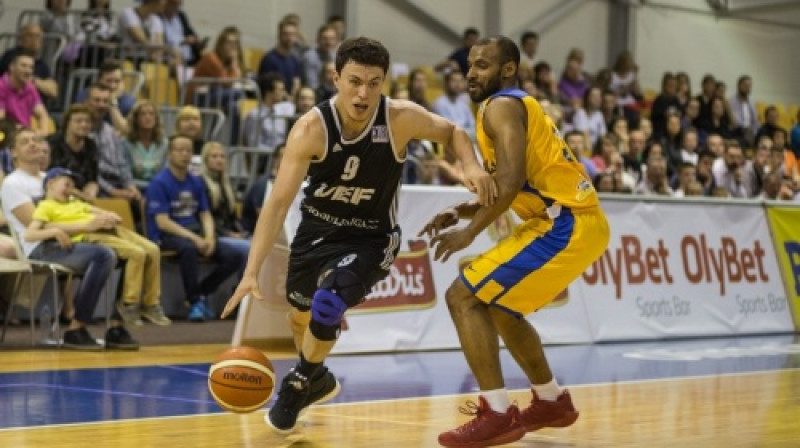 Fransisko Kruss uzbrukumā
Foto: Mikus Kļaviņš, vefriga.com