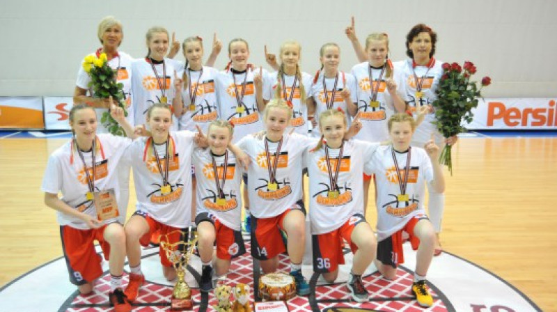 BJBS "Rīga/Jugla" meitenes: VEF LJBL čempiones U14 grupā.
Foto: basket.lv