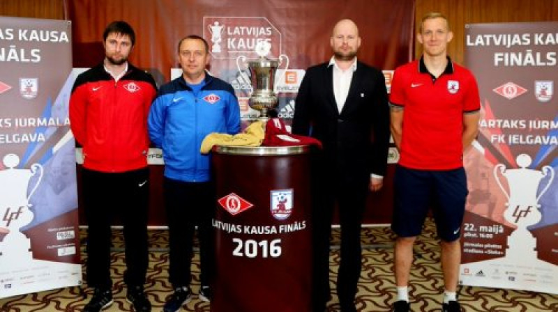 No kreisās - Dmitrijs Platonovs, Oļegs Kubarevs, Jānis Vuguls un Gints Freimanis
Foto: Nora Krevņeva (LFF.lv)