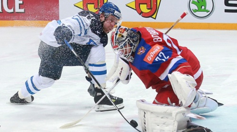 Leo Komarovs pret Sergeju Bobrovski
Foto: TASS/Scanpix