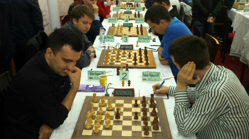 Igors Kovaļenko (pa kreisi) 
Foto: Tomasz Delega / europechess.org