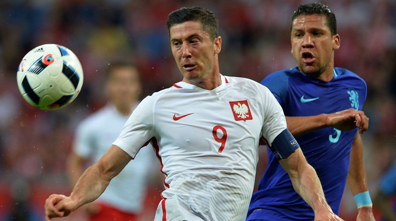 Roberts Levandovskis un Džefrijs Bruma
Foto: AFP/Scanpix