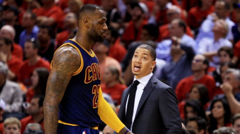 Lebrons Džeimss un Tairons Lū
Foto: AFP/Scanpix