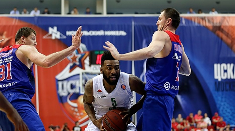 Kīts Lengfords (vidū) 
Foto: vtb-league.com
