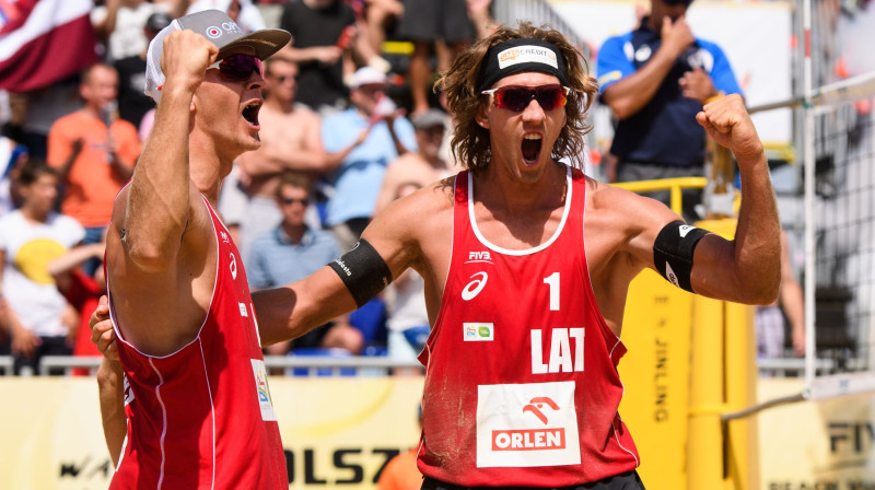 Jānis Šmēdiņš un Aleksandrs Samoilovs
Foto: fivb.org