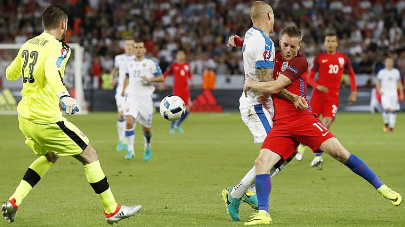 Martins Škrtels sadursmē ar Džeimiju Vārdiju
Foto: AP/Scanpix