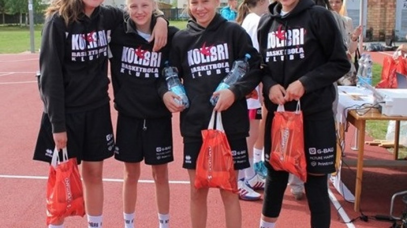 Orange team kausa ieguvējas U13 meiteņu grupā "Ballers no Kolibri".
Foto: Orange team